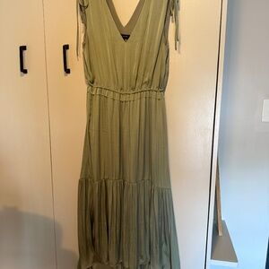 Banana Republic Tiered and Pleated Long Midi Dress